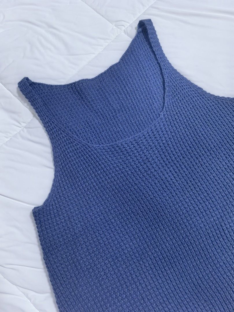 Ladies Knitted Navy Blue Top, Medium-Large (Category: Sleeveless) located in Naga. Submitted by princessta62477 (Listing ID 1462696910, Image 2). Description: .