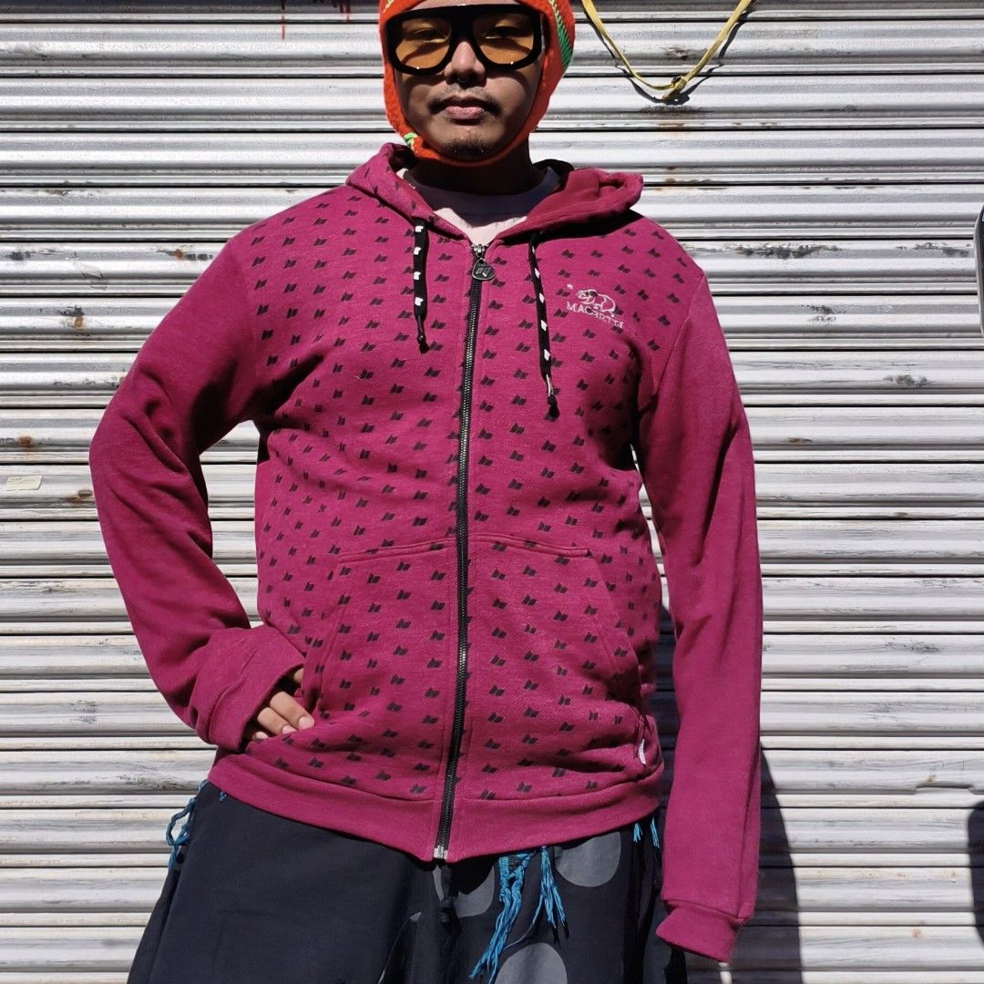 (Large men) Macbeth maroon zip up hoodie (Category: Coats, Jackets and Outerwear) located in Lucena. Submitted by minryism (Listing ID 1462833167, Image 1). Description: macbeth maroon jacket salmon textured polo shirt ☠️☠️ large men 👋👋 xl-2xl women onli: 300 Length:30 in Width (pit to pit):23 in shoulder: 22 in Sleeves: 28.5 in Arm opening: 10 supa comfy not too heavy sakto lang i wear men's medium to large kinda fits snug i lav et visit me on