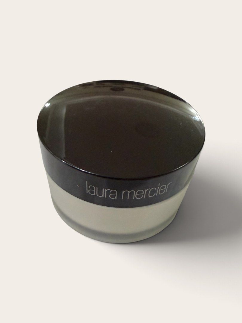 Laura Mercier Translucent Powder (Category: Makeup) located in Davao. Submitted by gr8stmom_melissa (Listing ID 1462767873, Image 1). Description: Almost full Shade: Translucent 29g.