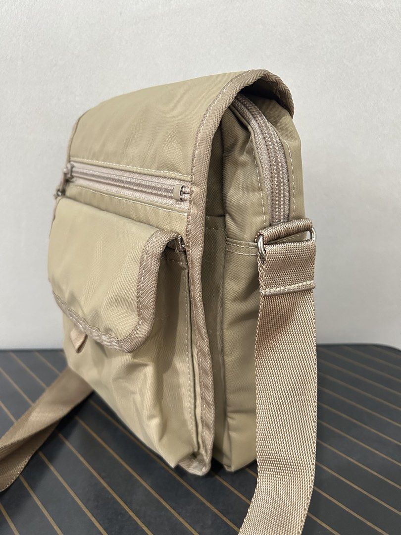 le basiques du sac Sling Body Bag (Category: Sling Bags) located in Quezon City. Submitted by jjsurplus_23 (Listing ID 1462697211, Image 2). Description: .