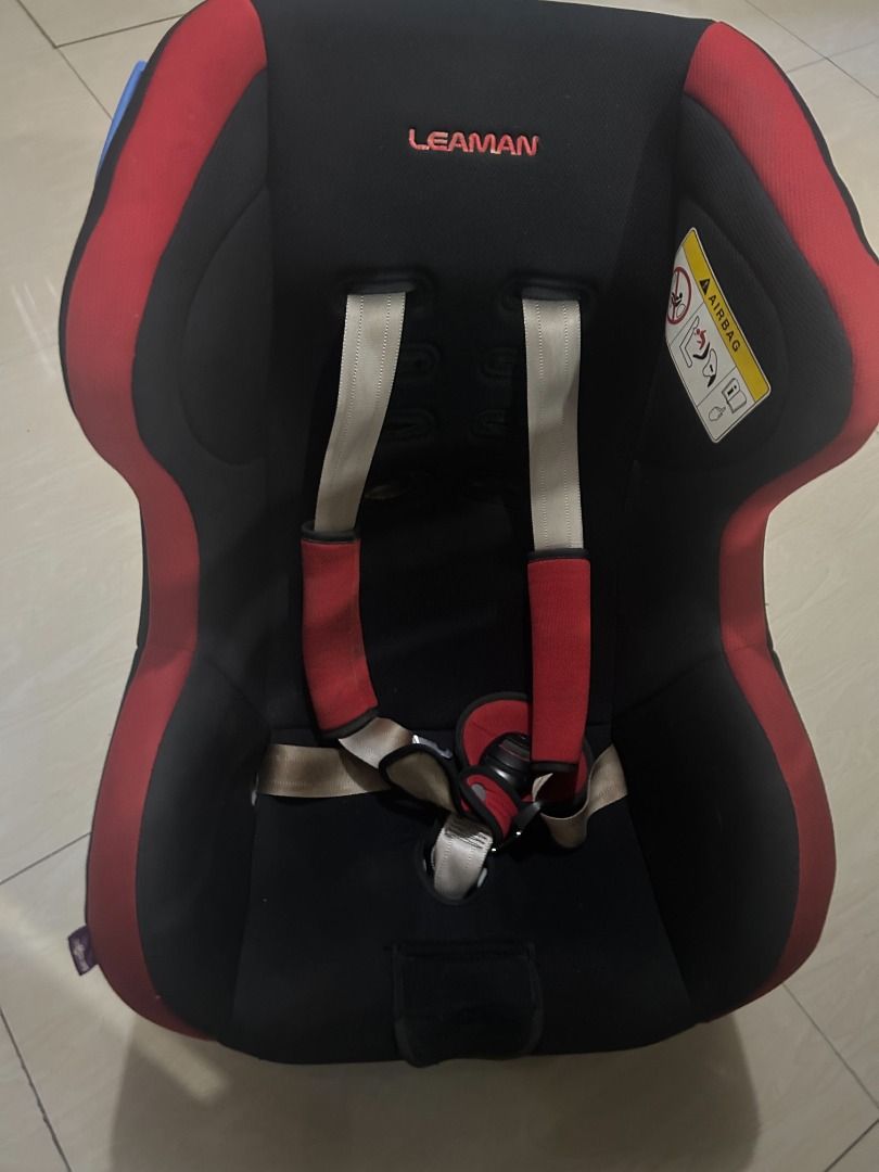 LEAMAN child car seat. (Category: Car Seats) located in Taguig. Submitted by lhadychinitah (Listing ID 1462761389, Image 2). Description: Age/Weight Range: Typically suitable for newborns up to approximately 4 years old (or from 0 to 18 kg). Safety Standard: Generally built to comply with European safety standards (ECE R44/04). Harness System: Features a 5-point safety harness with padded shoulder straps and a central buckle mechanism for secure 