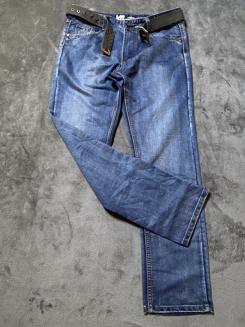 LEE DENIM PANTS (Category: Jeans) located in Catarman. Submitted by value.fits (Listing ID 1462782871, Image 2). Description: SIZE:33x41 Issue: Cracked Buttons.