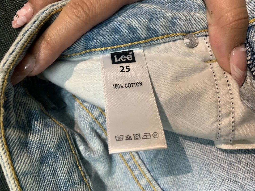 Lee Light Wash High Waisted Jeans (Category: Jeans) located in Baguio. Submitted by mawieeejhoana (Listing ID 1462839005, Image 2). Description: - Brand: Lee - Wash: Light Wash Denim - Fit: High-Waisted - Cut: Straight Leg - Special Detail: Raw hem - Style Tip: Perfect staple piece, easy to dress up or down..
