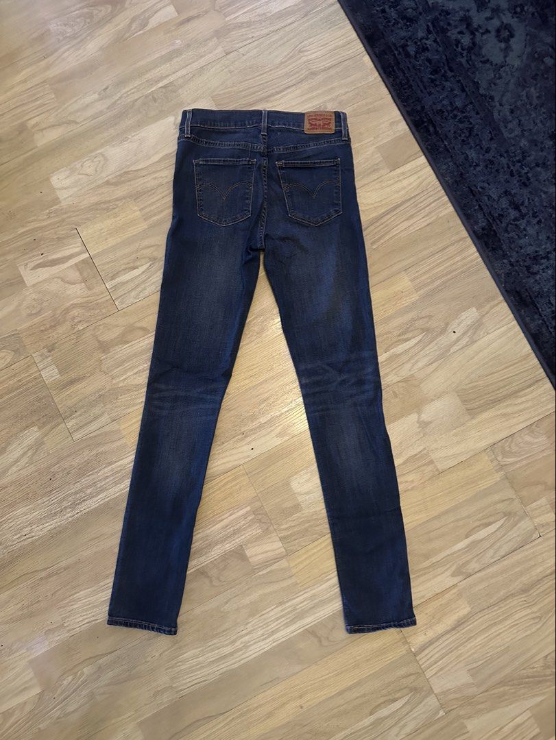 Levi's® 331 Shaping Skinny Jeans (Category: Jeans) located in Makati City. Submitted by grxggy (Listing ID 1462800563, Image 3). Description: Size 27 311 Shaping Skinny Dark Wash *Issue: worn inner tag.