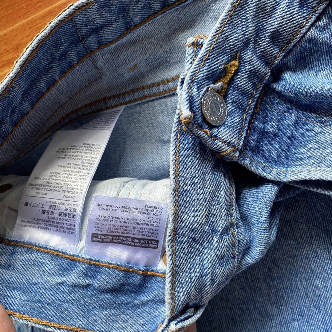 Levi’s 501 (Category: Jeans) located in Dasmarinas. Submitted by andre_gonzales (Listing ID 1462691065, Image 3). Description: LEVI’S 501 Waistline: 38 Length: 43” Hem: 9” .