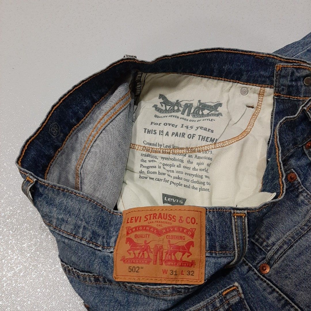 LEVIS 502 (Category: Jeans) located in San Carlos. Submitted by denzel999 (Listing ID 1462840011, Image 3). Description: SZ 32 LIKENEW.
