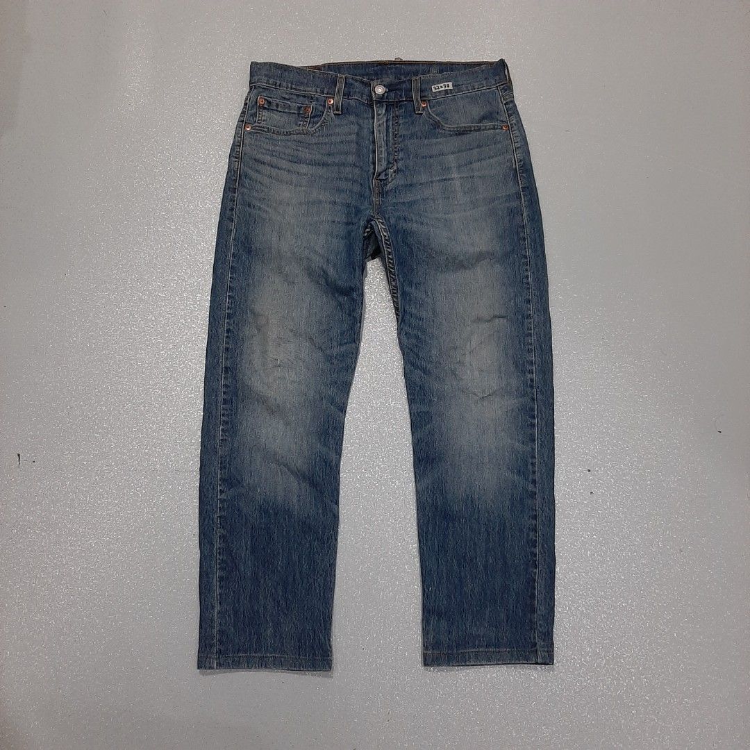 LEVIS 502 (Category: Jeans) located in San Carlos. Submitted by denzel999 (Listing ID 1462840011, Image 1). Description: SZ 32 LIKENEW.