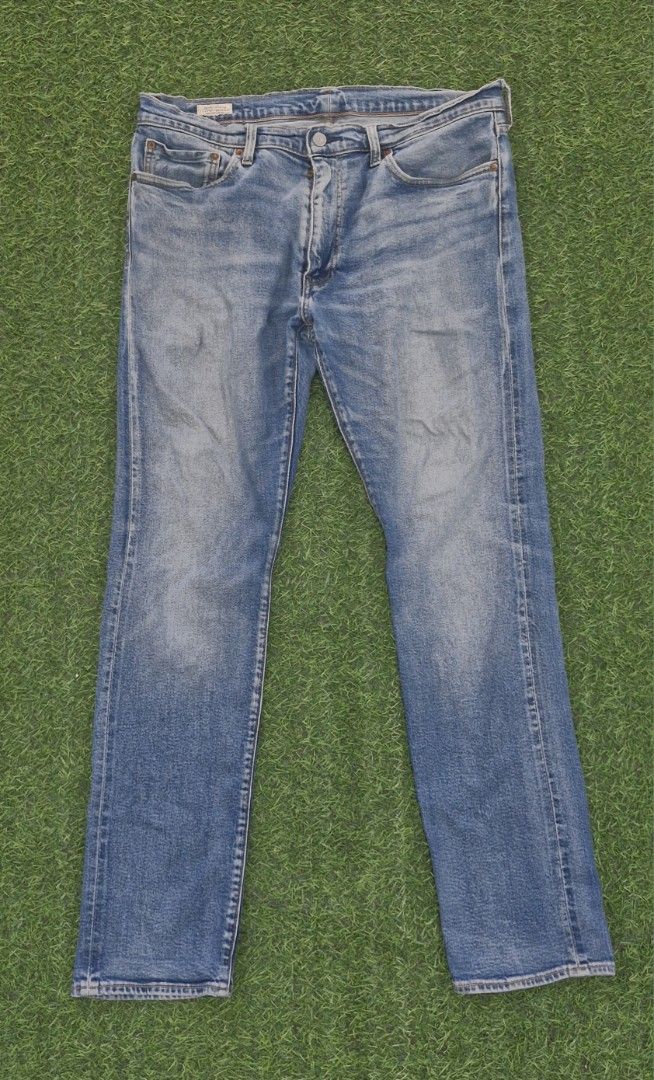 Levis 511 selvedge jeans (Category: Jeans) located in Pili. Submitted by the_g_thrift (Listing ID 1462776393, Image 2). Description: levis 511 selvedge jeans size 36 x 32 on tag size: 36-38 seme stretch length: 42 hem: 7.5 good condition issue: used condition.