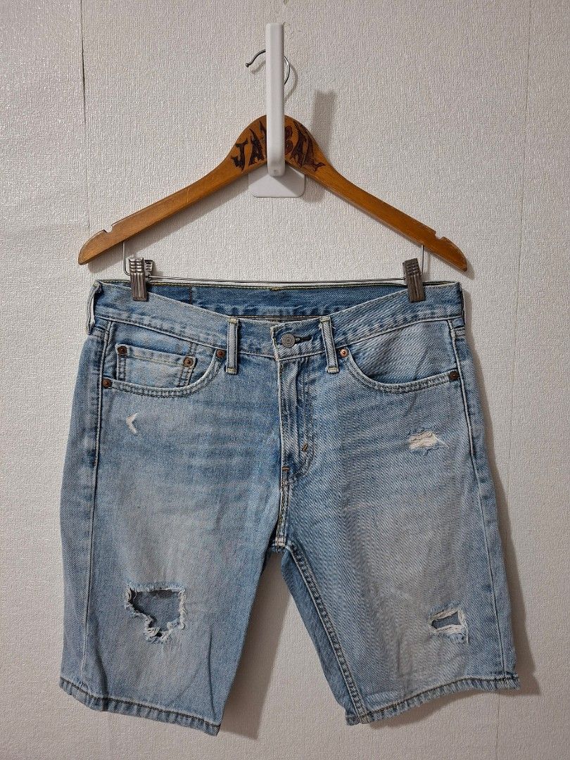 Levis 514 denim short (Category: Shorts) located in Cavite. Submitted by labbudds20 (Listing ID 1462728213, Image 2). Description: Ptpa for sale Levis 514 denim short Factory distressed Size 31 to 33 Length 19 inches Leg opening 9 inches Excellent condition No issue 1280+sf Thanks admi.