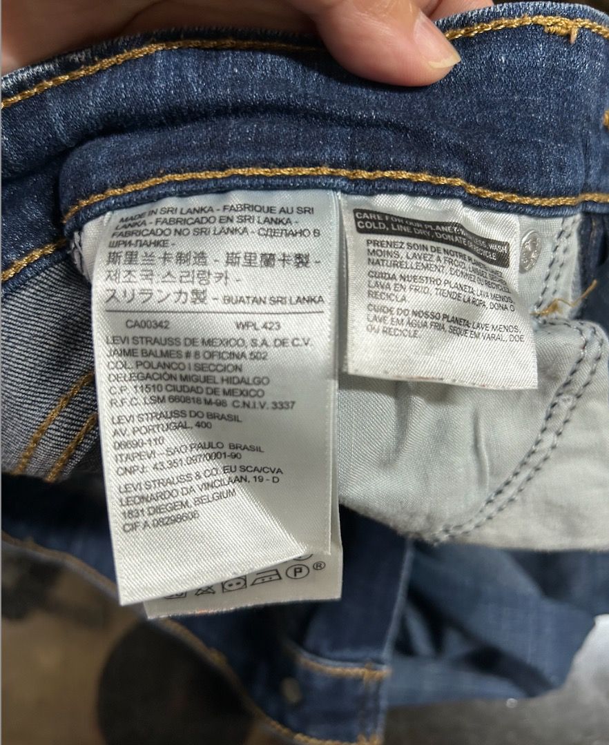 Levi's Jeans (Category: Jeans) located in Caloocan City. Submitted by hermes_evangelista (Listing ID 1462701600, Image 2). Description: Hi Rise Skinny pants Size: Waist: 26" Length: 39".