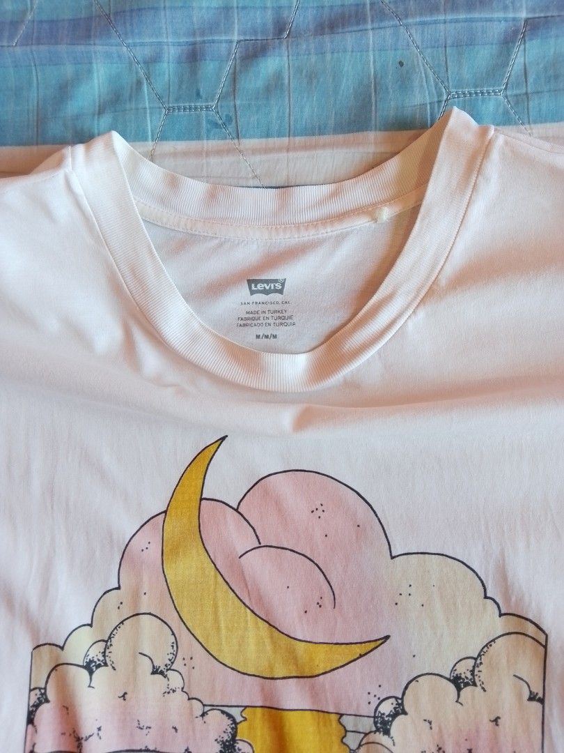 Levis Long sleeve (Category: Tshirts & Polo Shirts ) located in Mabalacat. Submitted by zero2mthrift (Listing ID 1462686458, Image 3). Description: 23x30 XL to XXL fittings no issue complete tags and details.