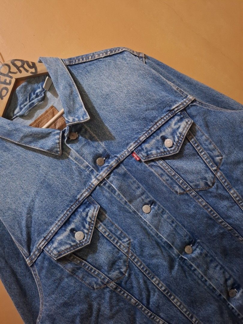 Levi's Premium Big E Tie Dye Panel Trucker Jacket - XL (Category: Coats, Jackets and Outerwear) located in Manila. Submitted by bonaobrag55538 (Listing ID 1462706031, Image 3). Description: - Levi's Premium Trucker Jacket - Unique Tie-Dye Panel Design - Size: XL (25" width x 29" length) - Condition: Great, no issues found - A cool statement piece for your wardrobe.
