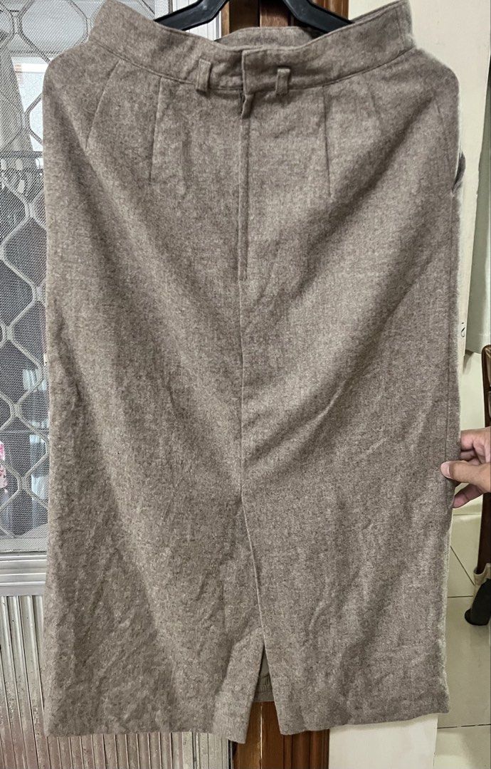Light brown Skirt (Category: Skirts) located in Bacoor. Submitted by ayit. (Listing ID 1462752088, Image 2). Description: - Light brown skirt - Size S (EU 36 / UK 8 / US 2) - Classic and versatile design - Textured fabric - Available for meetup in Citta Italia Subdivision, Bacoor, Cavite.