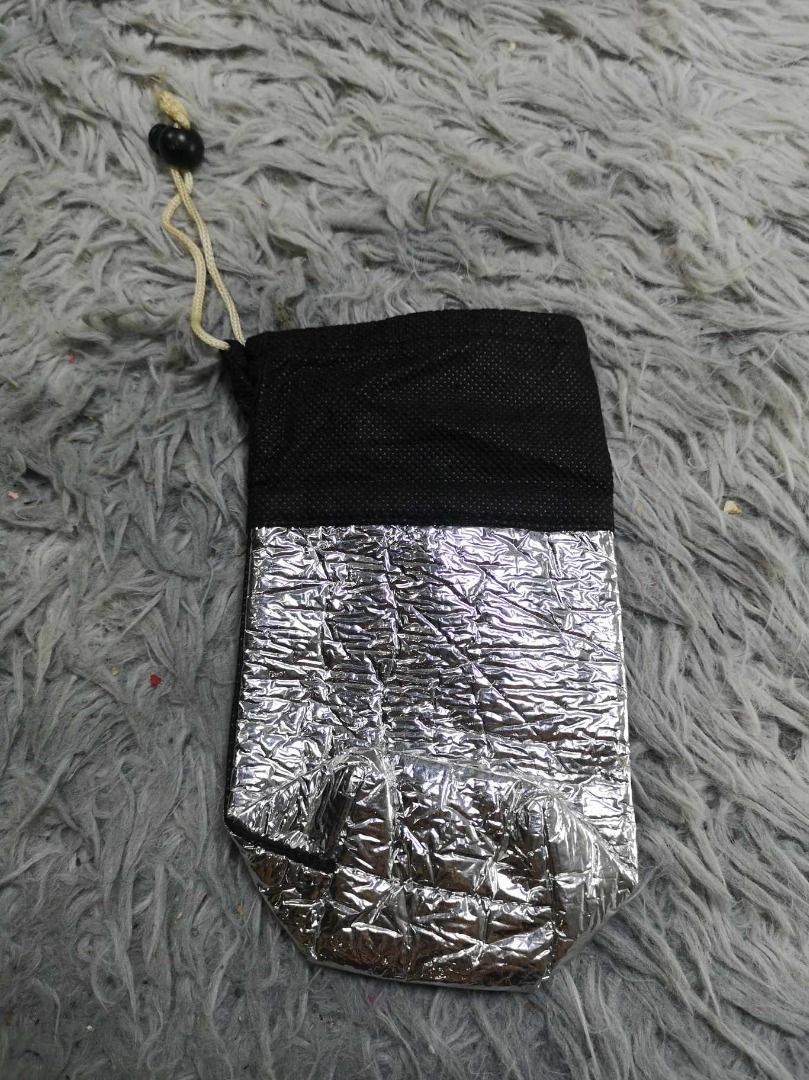 Lightweight Pouch With Reflective Foil Exterior (Category: Purses & Pouches) located in Santa Cruz. Submitted by jmy_surplus.2 (Listing ID 1462791528, Image 1). Description: Size ; L - 7.4 W - 4.4 Color ; Black , Silver Type ; Pouch Brand ; No brand Material ; Synhetic Style ; Black Silver Drawstring Pouch LR 129 JMY 5 Batch #222.