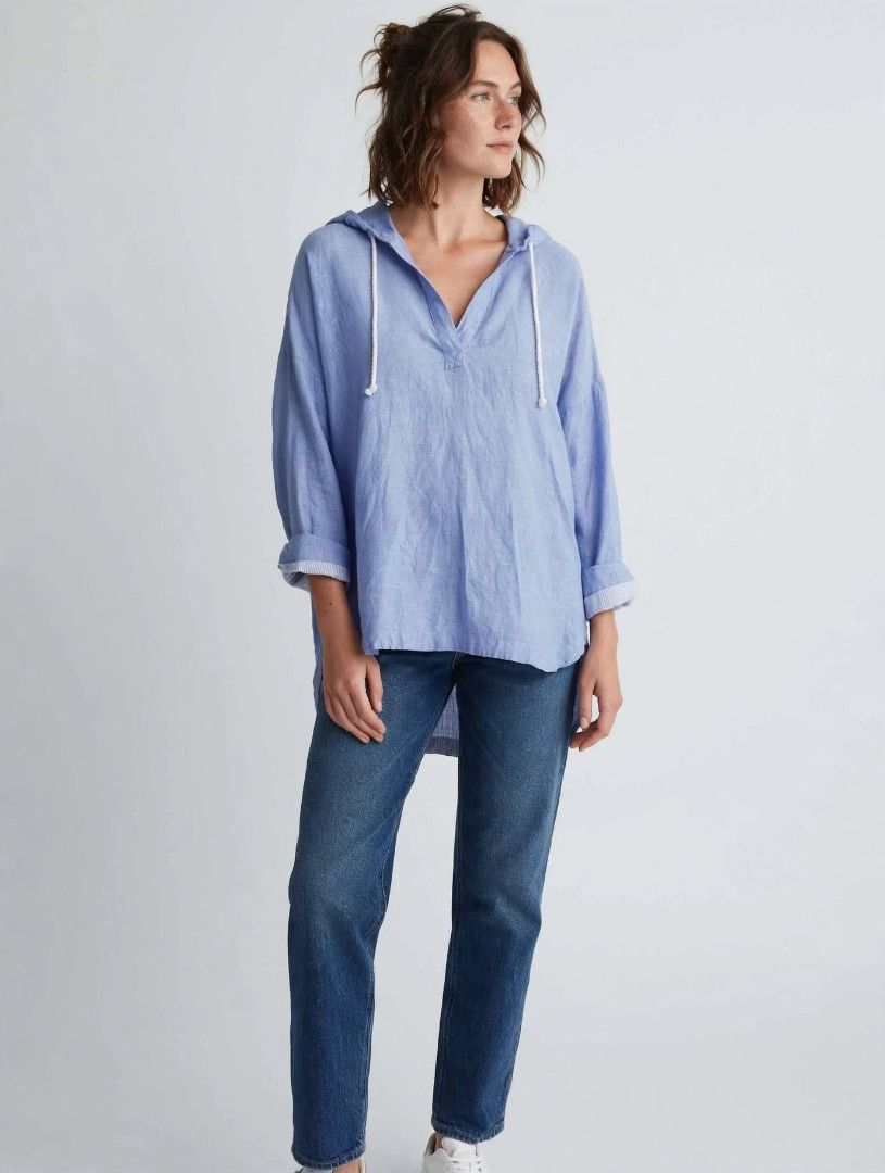 LINEN 100% Lou & Grey Hoodie Oversize Top (Category: Blouses) located in Los Banos. Submitted by lopecruz (Listing ID 1462805021, Image 1). Description: 29"armpit laid flat 31"length like brand new,no kupas oversize L to XXL.
