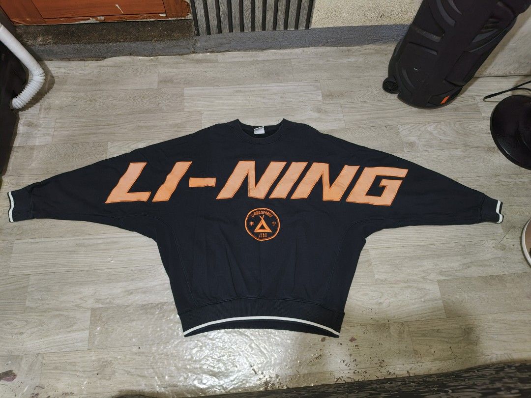 Lining big logo pull over (Category: Coats, Jackets and Outerwear) located in Orani. Submitted by ryanrosales28 (Listing ID 1462683931, Image 2). Description: hindi sya black parang charcoal black sya.