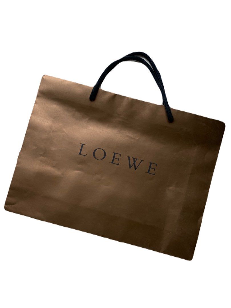 Loewe Large Paper bag (Category: Activewear) located in Cagwait. Submitted by roundsociety_ph (Listing ID 1462699561, Image 1). Description: .