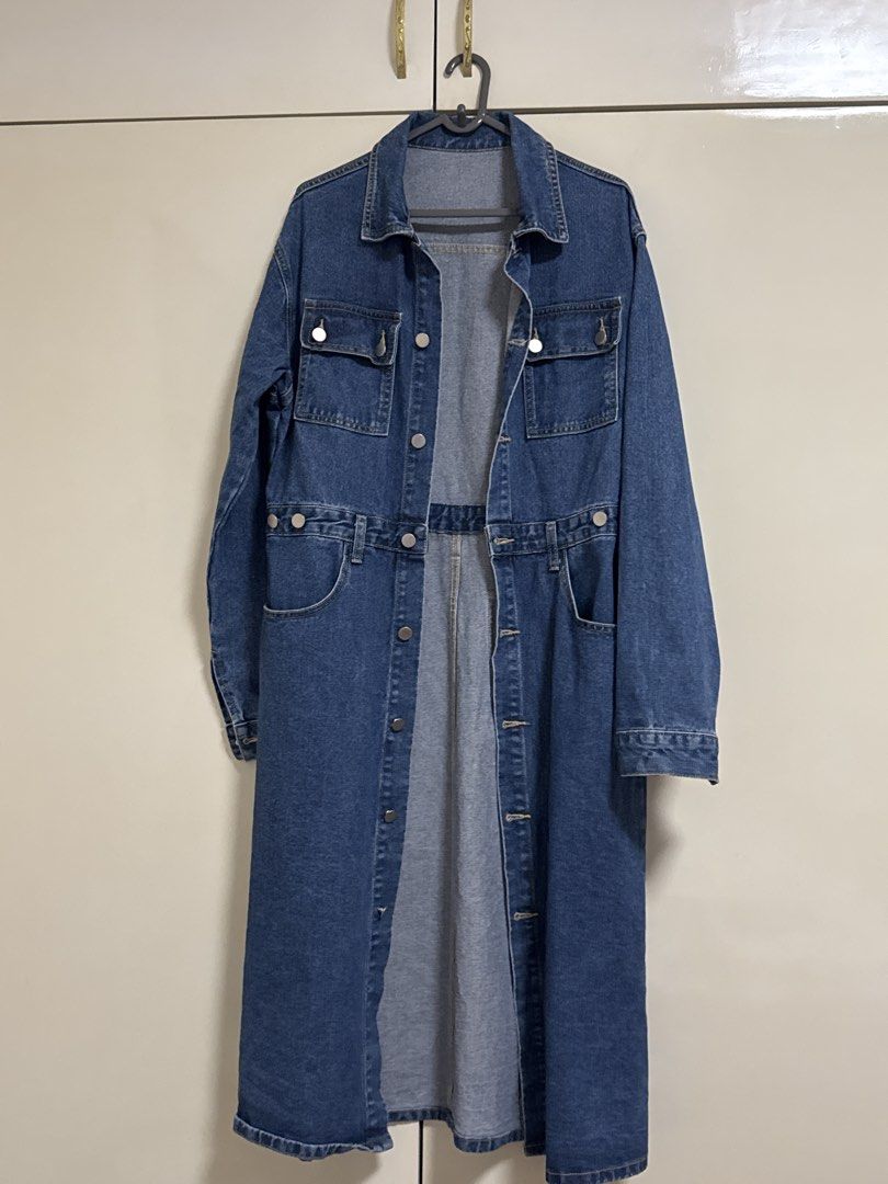 Long Denim Dress with Pockets (Category: Dresses) located in Caloocan City. Submitted by alyyssssa (Listing ID 1462863578, Image 1). Description: - Blue denim dress - Long sleeves - Button-up front - Two chest pockets - Two side pockets - Belted waist detail - Great for layering or wearing solo - Versatile wardrobe addition.