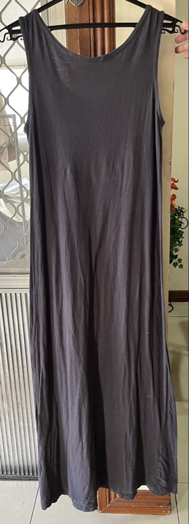 Long dress (Category: Dresses) located in Bacoor. Submitted by ayit. (Listing ID 1462703461, Image 2). Description: Small-med fit - Japan brand long dress - Size: Small (EU 36 / UK 8 / US 4) - Color: Dark Gray - Design: "LA" graphic with heart and text "You Make My Heart" - Style: Sleeveless, relaxed fit - Material: Soft and comfortable fabric - Condition: Very good - Perfect for casual wear.