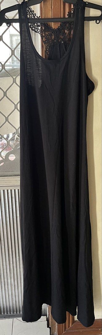Long dress (Category: Dresses) located in Bacoor. Submitted by ayit. (Listing ID 1462703636, Image 1). Description: Small-med fit - Style: Long Dress - Brand: Japan brand collection - Color: Black - Size: S (EU 36 / UK 8 / US 4) - Features: Elegant lace detail on the back - Condition: Good (Layered Condition 7/10).