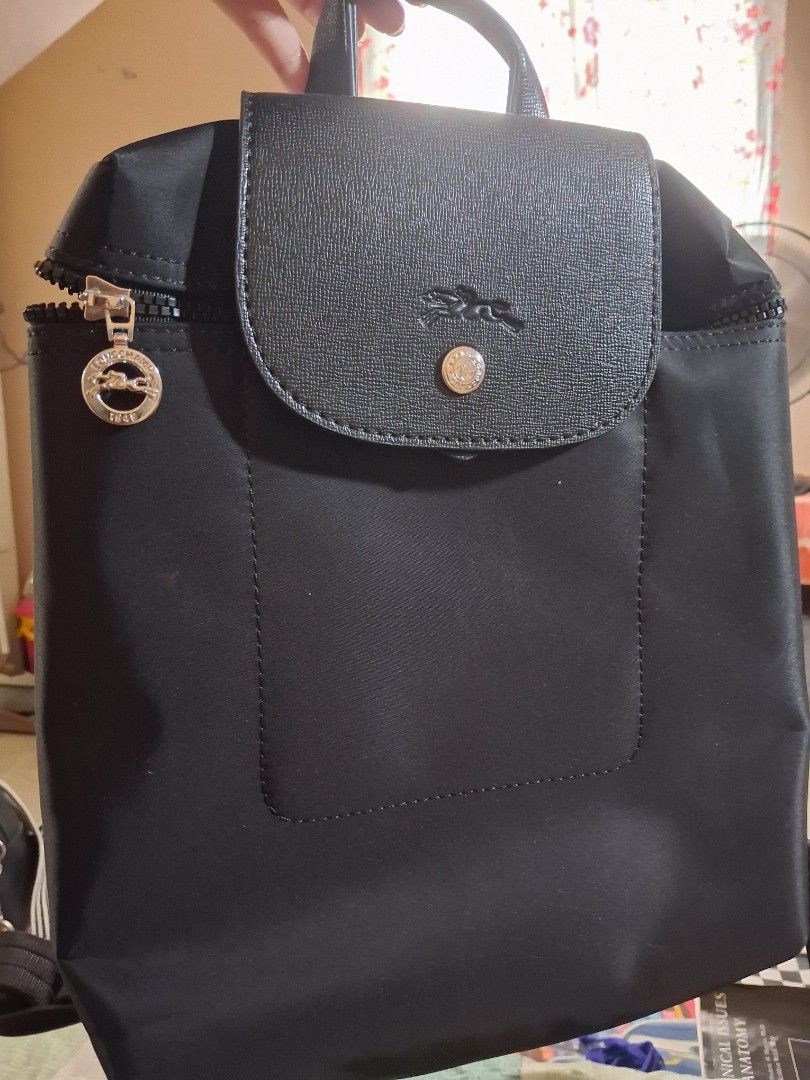 Longchamp Le Pliage Club Backpack (Category: Luxury Bags & Wallets) located in Manila. Submitted by artsy_bitsy (Listing ID 1462715359, Image 1). Description: .