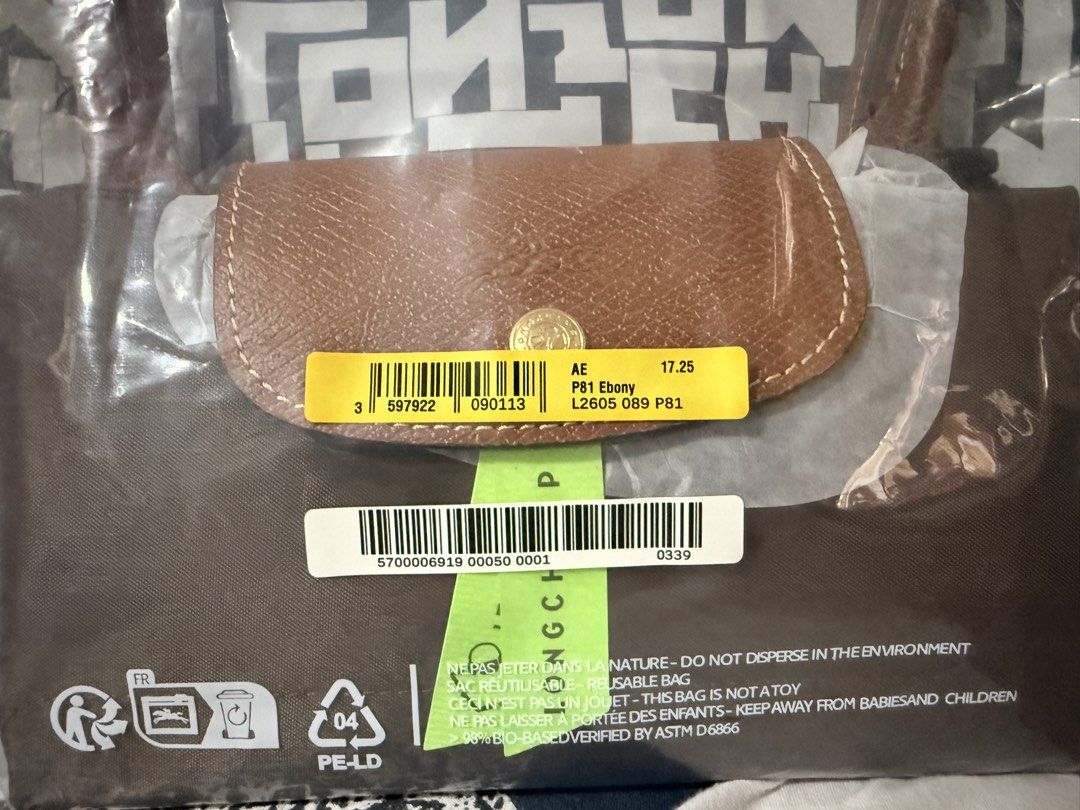LONGCHAMP LE PLIAGE LONG HANDLE Medium (Category: Luxury Bags & Wallets) located in Paranaque City. Submitted by olceastore.24 (Listing ID 1462791556, Image 3). Description: 🤎 FOR SALE | LONGCHAMP LE PLIAGE LONG HANDLE 🤎 💯 Guaranteed Authentic ✨ Brand: Longchamp 👜 Model: Le Pliage Long Handle 🎨 Color: Ebony / Brown 📌 Condition: Brand New / Unused 📦 Inclusions: Original packaging A timeless and versatile Longchamp bag perfect for everyday u