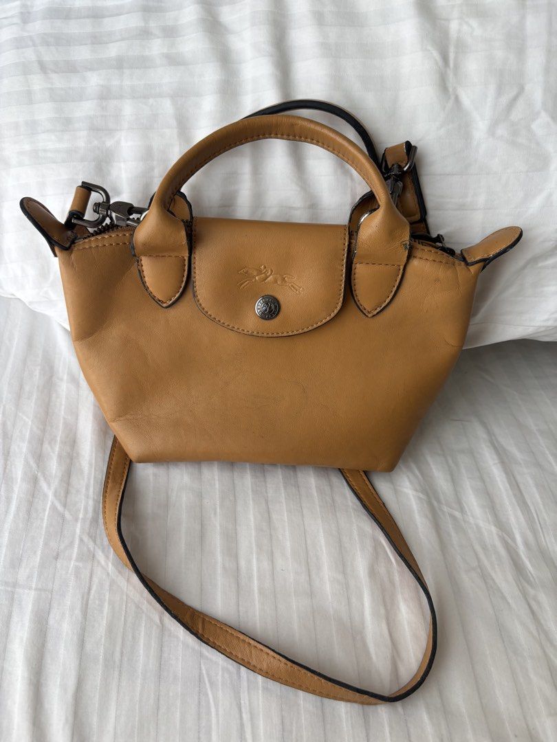 Longchamp Mini (Category: Cross-body Bags) located in Las Pinas. Submitted by bambambini (Listing ID 1462686469, Image 1). Description: .