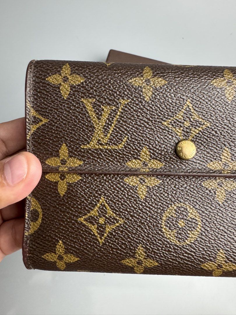 Louis Vuitton - Monogram Canvas Sarah - Wallet (Category: Luxury Bags & Wallets) located in San Pablo. Submitted by hiddenrygn (Listing ID 1462792375, Image 2). Description: Louis Vuitton - Monogram Canvas Sarah - Wallet Rank A No major flaws Minor signs of usage Authentic DM!.