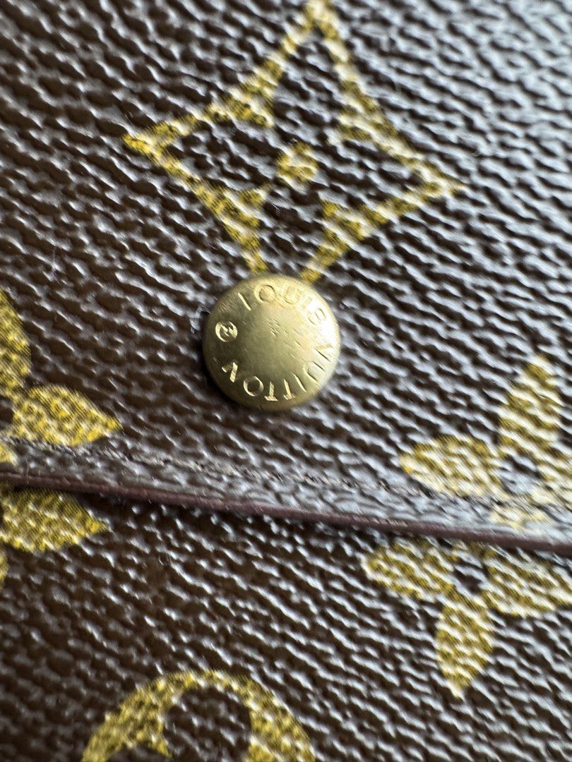 Louis Vuitton - Monogram Canvas Sarah - Wallet (Category: Luxury Bags & Wallets) located in San Pablo. Submitted by hiddenrygn (Listing ID 1462792375, Image 3). Description: Louis Vuitton - Monogram Canvas Sarah - Wallet Rank A No major flaws Minor signs of usage Authentic DM!.