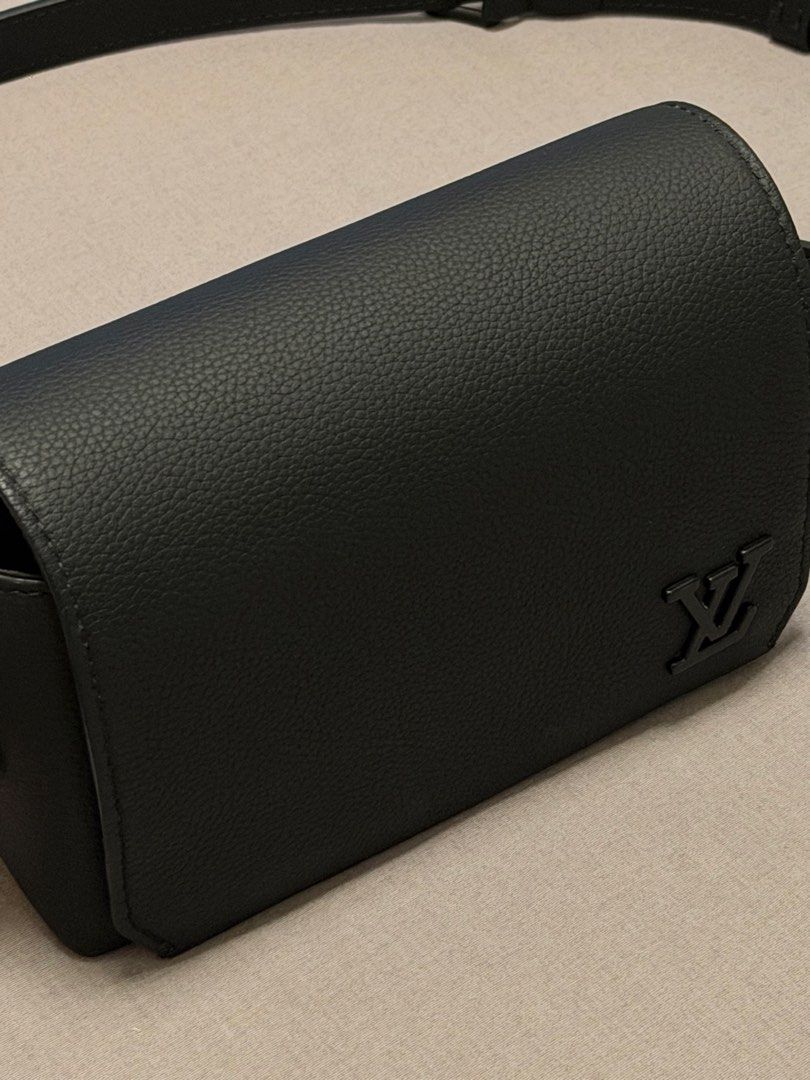 Louis Vuitton Fastline Wearable Wallet (Category: Luxury Bags & Wallets) located in Mandaluyong City. Submitted by _sneakerlab (Listing ID 1462725616, Image 1). Description: FS LV Wearable Fastline Wallet - Rank SA no issue - Made of cowhide leather - Complete inclusions Selling for 90k.