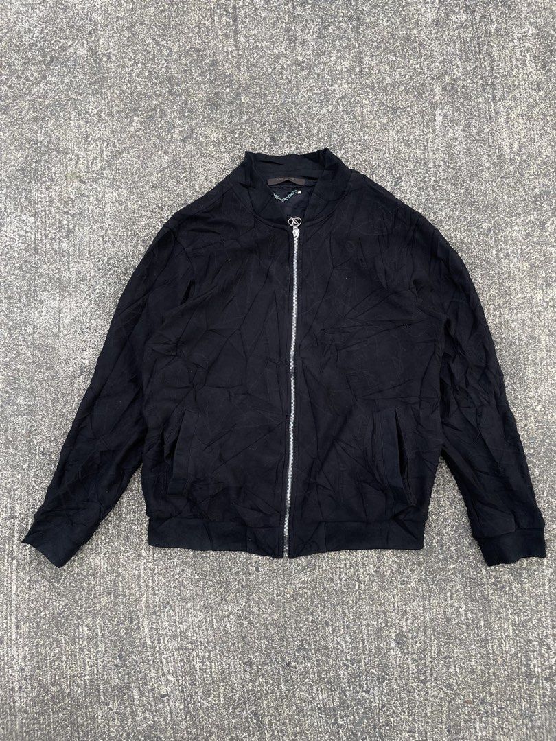 Louis Vuitton Monogram Knitted Bomber Jacket (Category: Coats, Jackets and Outerwear) located in Cebu City. Submitted by thrifted.john (Listing ID 1462803033, Image 1). Description: Louis Vuitton Monogram Knit Bomber Jacket - Size L - stretchable - Dimes: W21 / L27 - 10/10 colorate & condition - no issue - need wash fresh from bale 3,200 Loc: Cebu Unli Vc, Vouch.