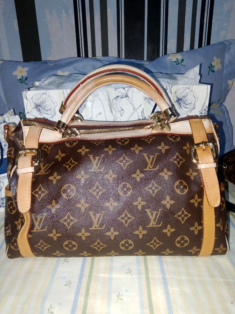 Louis Vuitton Monogram Speedy Bag (Category: Luxury Bags & Wallets) located in Caloocan City. Submitted by luckyturtle.aa6ccf (Listing ID 1462714471, Image 1). Description: - Authentic Louis Vuitton Speedy Bag - Classic Monogram Canvas - Leather trim and handles show some signs of wear - Zippers are in good working condition - Interior is clean - Comes with original dust bag - Ideal for everyday use.