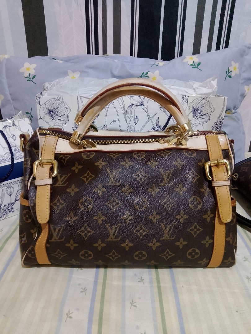 Louis Vuitton Monogram Speedy Bag (Category: Luxury Bags & Wallets) located in Caloocan City. Submitted by luckyturtle.aa6ccf (Listing ID 1462714471, Image 2). Description: - Authentic Louis Vuitton Speedy Bag - Classic Monogram Canvas - Leather trim and handles show some signs of wear - Zippers are in good working condition - Interior is clean - Comes with original dust bag - Ideal for everyday use.