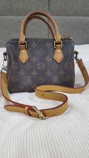 (Category: ) located in . Submitted by sellingpreloved_89 (Listing ID 1462840054, Image 1). Description: .