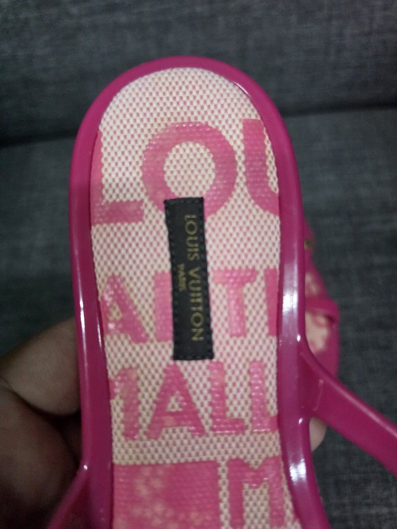Louis Vuitton Slippers (Category: Slippers and slides) located in General Trias. Submitted by rb_collezione (Listing ID 1462829993, Image 2). Description: Likenew Condition Original Louis Vuitton.