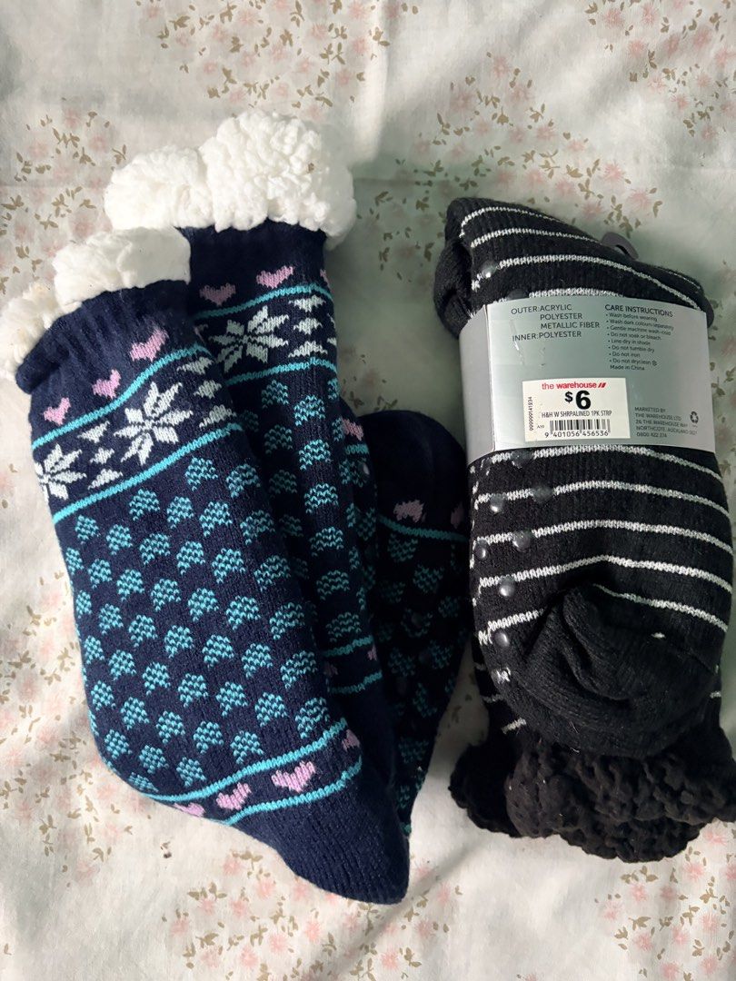 Lounge Socks Size 9-12 (Category: Socks & Tights) located in Muntinlupa City. Submitted by glossrunch (Listing ID 1462745451, Image 2). Description: P250 + lsf *purchased in auckland nz for winter wear at $6 a pair *unsealed but never used *sherpa lining *light wear naman but makapal yung loob *actual photos posted rfs: decluttering GCash / BPI J&T.