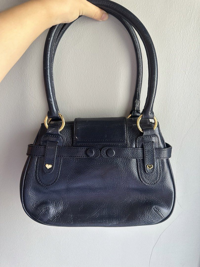 Lovcat Paris Shoulder Bag (Category: Shoulder Bags) located in Paranaque City. Submitted by celinegab (Listing ID 1462724488, Image 2). Description: .