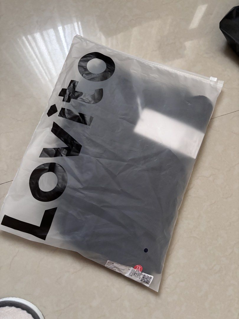 Lovito Navy Blue Off-Shoulder Top XL (Category: Blouses) located in Santa. Submitted by dmb.sam (Listing ID 1462772236, Image 2). Description: - Brand: Lovito - Color: Navy Blue - Style: Off-Shoulder - Size: XL - Sleeves: Short - Condition: Brand new, still in original packaging - Perfect for: Casual wear - Fit: Please check measurements in photos.