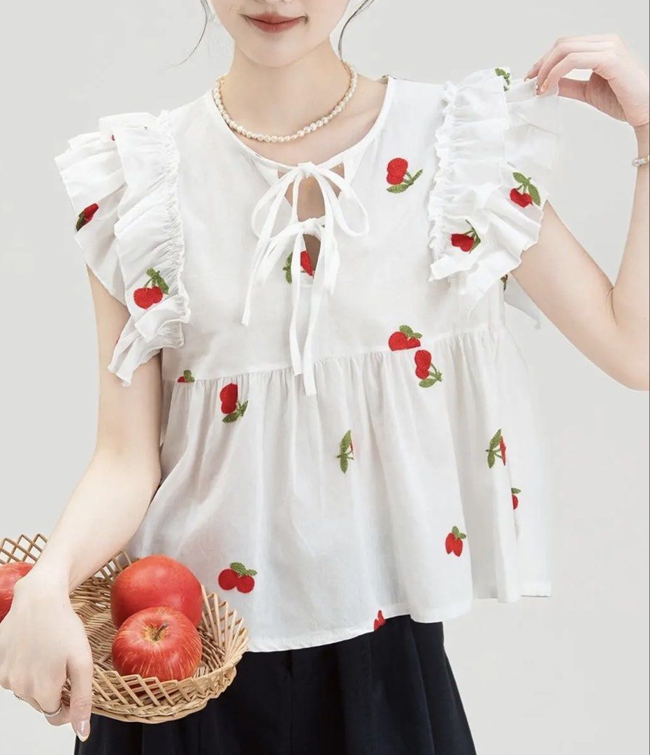 Lovito White Floral Tie-Front Ruffle Peplum Top (Category: Blouses) located in Mandaluyong City. Submitted by cxia_style (Listing ID 1462762608, Image 2). Description: details: ୨ৎ lovito brand ୨ৎ polyester fabric ୨ৎ non stretch ୨ৎ v-neckline.