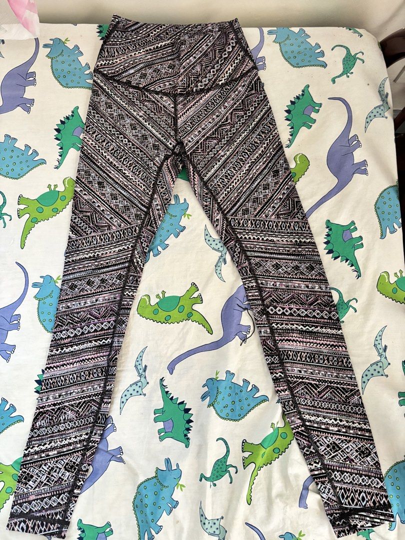 Lululemon Align Patterned Leggings (Category: Activewear) located in Paranaque City. Submitted by ggg.bin (Listing ID 1462781008, Image 1). Description: - Size S - Authentic Lululemon Align leggings - Unique geometric pattern - High-waisted for a flattering fit - Ultra-comfortable and stretchy fabric - Ideal for yoga, workouts, or everyday lounging - Features the iconic Lululemon logo on the back waistband - Selling as they no longer fit.
