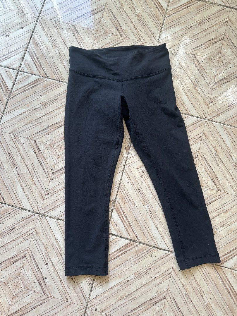 Lululemon Black (Category: Activewear) located in Angeles City. Submitted by alejeong27 (Listing ID 1462682840, Image 1). Description: issue maliit na butas sa last picture .