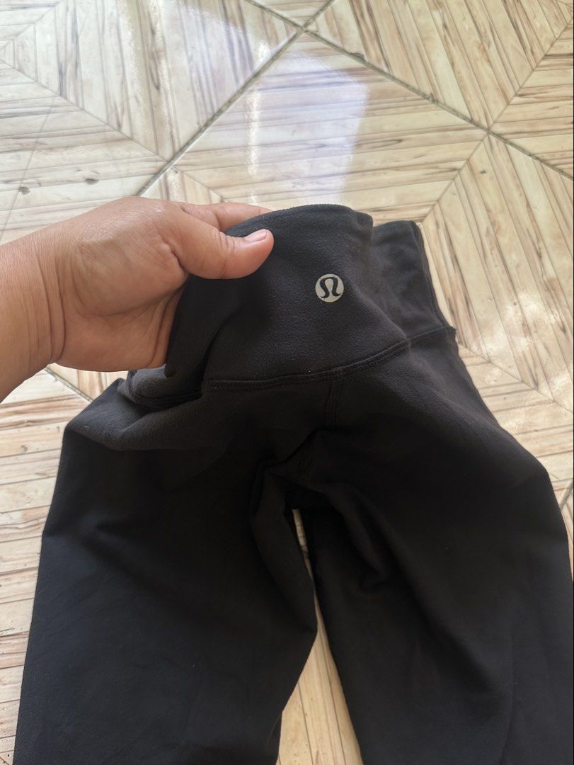 Lululemon Black (Category: Activewear) located in Angeles City. Submitted by alejeong27 (Listing ID 1462682840, Image 3). Description: issue maliit na butas sa last picture .