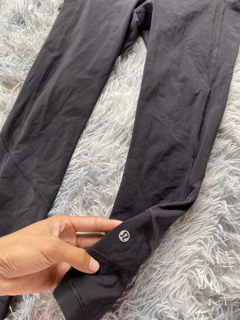 Lululemon Black Cropped Leggings with Pockets (Category: Activewear) located in Alcala. Submitted by georgetorr31608 (Listing ID 1462823314, Image 3). Description: Dm .