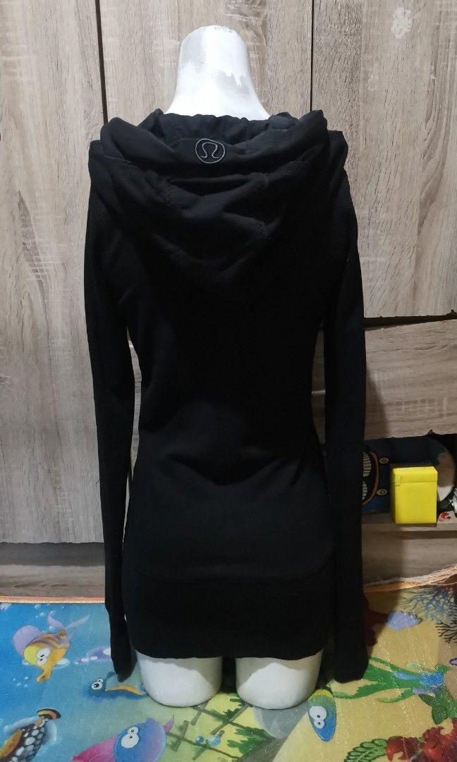 Lululemon blk jacket dot 2 (Category: Coats, Jackets and Outerwear) located in San Pedro. Submitted by thriftersthrift (Listing ID 1462872845, Image 2). Description: Width(inches) :15 Length(inches) :28.5 Good condition Already wash Color rate : 9.5 /10 🌵ALL ITEMS ARE FROM UKAY BALE SO MANAGE YOUR EXPECTATION 🌵 ASK SELLER FOR MORE INFORMATION COLOR MAY CHANGE TRU LIGHTING.