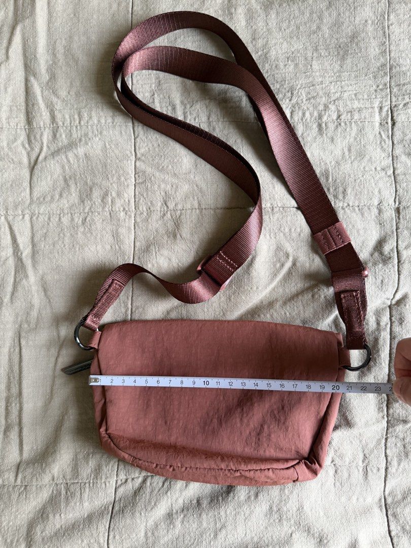Lululemon Everywhere Belt Bag - Dusty Rose (Category: Cross-body Bags) located in Davao. Submitted by lyscapuno (Listing ID 1462685764, Image 3). Description: - Lululemon Everywhere Belt Bag - Color: Dusty Rose - Adjustable strap for comfortable fit - Secure zipper closure - Convenient front pocket for quick access - Ideal for everyday wear and travel - Approximate dimensions: 20cm (width) x 15cm (height).