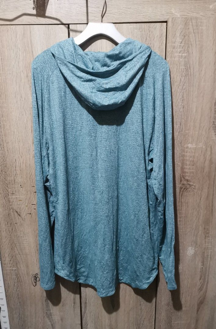 Lululemon men long sleeve hoodie (Category: Tshirts & Polo Shirts ) located in San Pedro. Submitted by thriftersthrift (Listing ID 1462870519, Image 2). Description: Width(inches) :21.5 Length(inches) :31 Good condition Already wash Color rate : 10 /10 🌵ALL ITEMS ARE FROM UKAY BALE SO MANAGE YOUR EXPECTATION 🌵 ASK SELLER FOR MORE INFORMATION COLOR MAY CHANGE TRU LIGHTING.