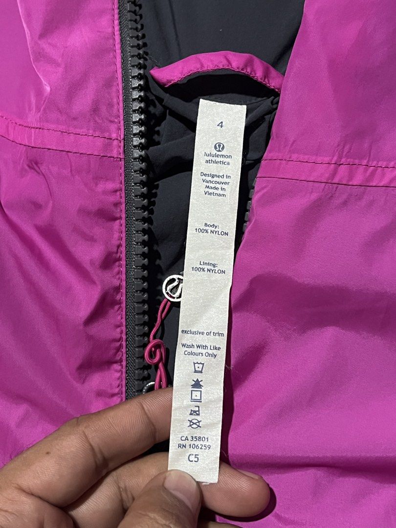 LULULEMON NO RAIN NO GAIN JACKET (Category: Coats, Jackets and Outerwear) located in Nabua. Submitted by nopfinds (Listing ID 1462757795, Image 3). Description: LULULEMON NO RAIN NO GAIN JACKET SIZE DOT 4 DIMES 21x30 MINE FOR🔖₱850+sf EXCELLENT CONDITION COLOR MAY VARY DUE TO LIGHTING ISSUE: DOT YELLOW STAIN.