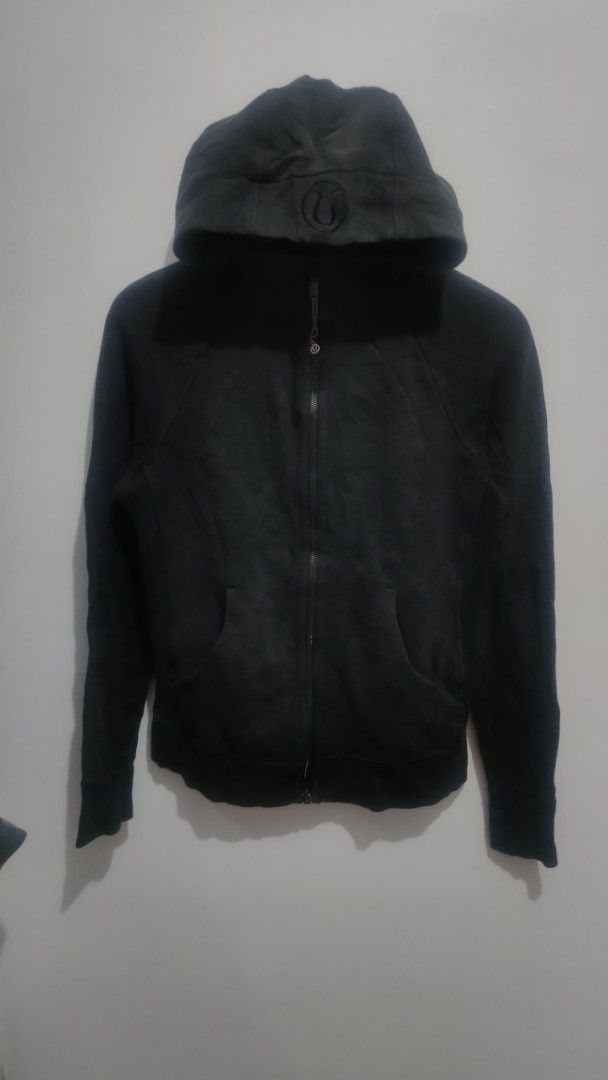 Lululemon Scuba Jacket (Category: Activewear) located in Cabuyao City. Submitted by THRIFTHITS (Listing ID 1462861159, Image 2). Description: Lululemóñ Scuba Charcoal Grey (Authentic) Size 8 Mine 550‼️ Direct Message me and Add for fast Transaction ty .