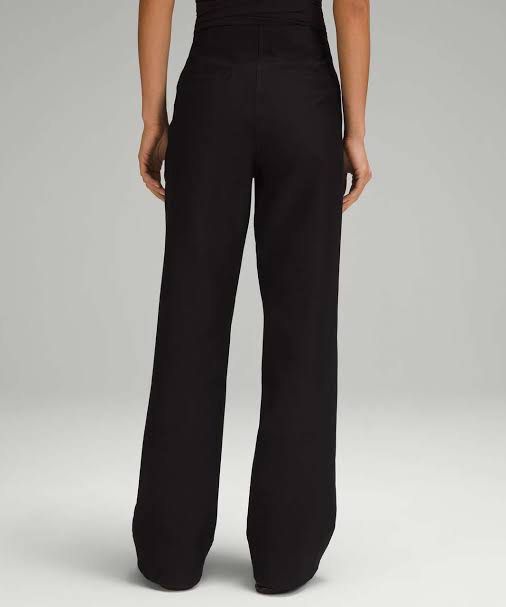 Lululemon Utilitech Trouser (Category: Activewear) located in Dasmarinas. Submitted by shoppingaccount__ (Listing ID 1462707925, Image 2). Description: super love this trouser! high quality size xs ( can fit to small ) .