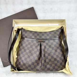 (Category: ) located in . Submitted by jhypeluxstore (Listing ID 1462726357, Image 1). Description: .